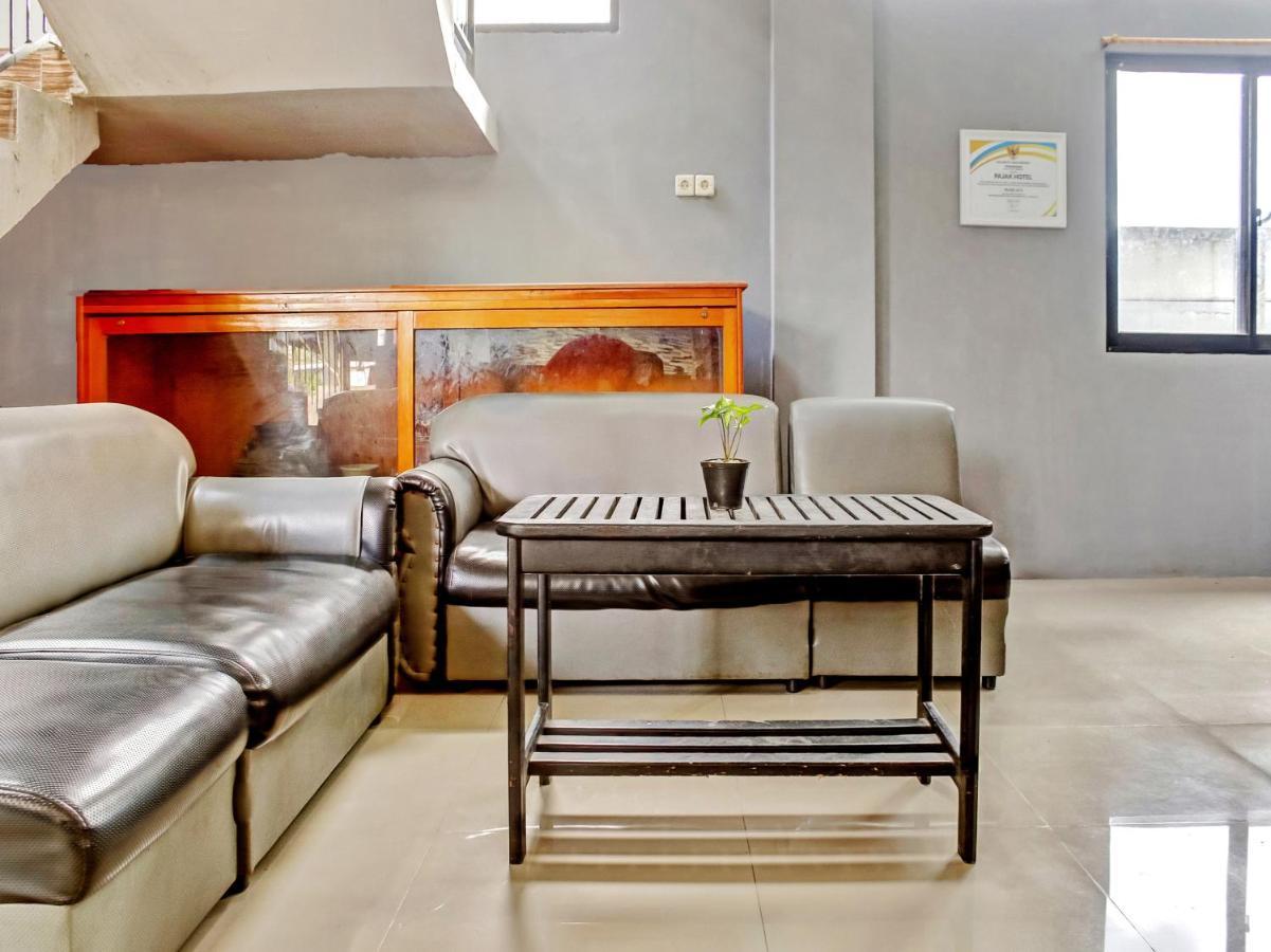 Super Oyo 3903 Sweethome Syariah Guesthouse Martapura  Esterno foto